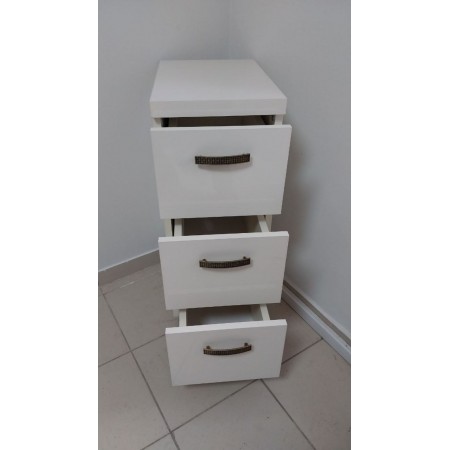 Tumba cu rotile salon frumusete А-91